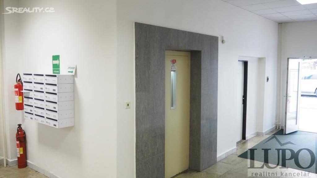 למכירה בניין משרדים בפראג 10 בן 4 קומות בגודל 2060 מ"ר — תמונה 5