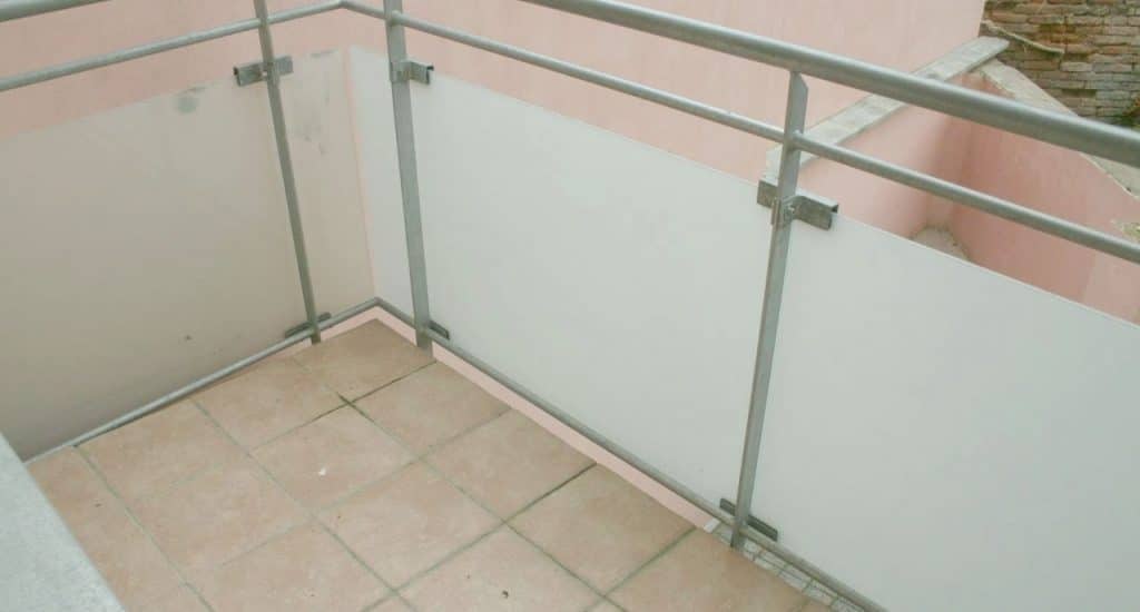 למכירה בניין דירות בגודל 350 מ"ר בפראג 10 — תמונה 2