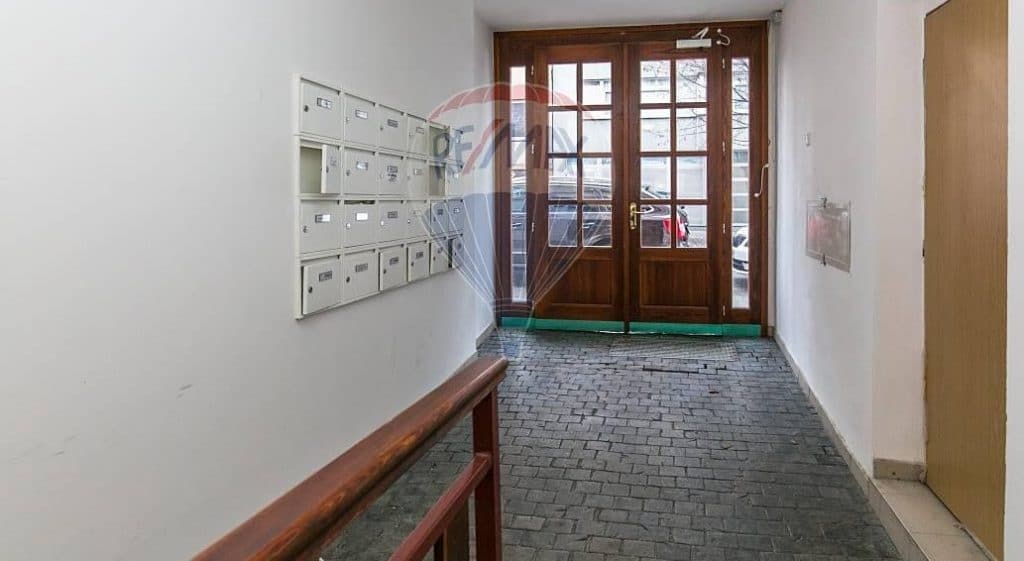 למכירה דירת 3 חדרים יפהפיה, 75 מ"ר בפראג 9 — תמונה 15
