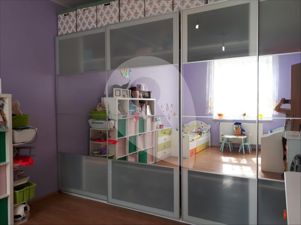 למכירה בפראג 4 דירת 2+kk משופצת בגודל 48 מ"ר — תמונה 2