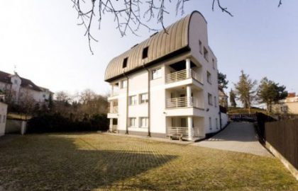 למכירה בפראג 5 בניין דירות בגודל 650 מ"ר