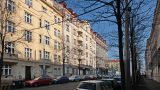 למכירה דירה ענקית בשכונת וינוהרדי היוקרתית בפראג (19)