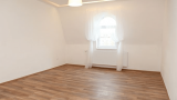 למכירה דירת 2 חדרים בפראג 8 משופצת כחדשה (7)