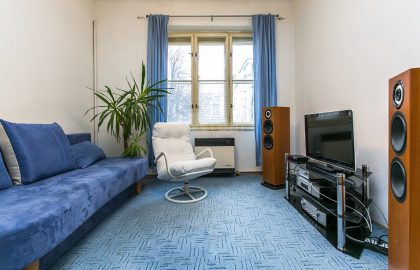 למכירה דירת 2 חדרים יפהפיה בפראג 6 בגודל 55 מ"ר