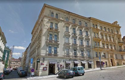 למכירה בפראג 3 בניין מגורים ומסחר בגודל 1482 מ"ר